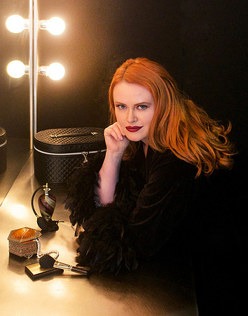 Hollywood Glamour - Redhead